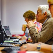 «Компьютер - это просто!» - урок компьютерной грамотности для пенсионеров фотографии