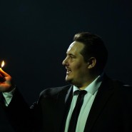 Спектакль «Властелин мира» фотографии