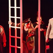 Трансляция спектакля «Дети солнца» фотографии