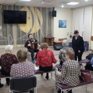 Исполнение песен под гармонь «Весна в сердцах » фотографии