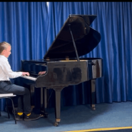 Концерт-онлайн «Дню Государственного флага России посвящается» фотографии