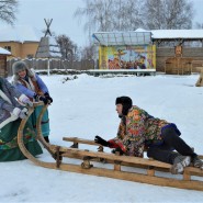 Видеотрансляция. Старинные санки. фотографии