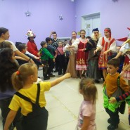«Рисуем и отгадываем фигуры по спине» фотографии