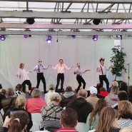 Театральный уличный фестиваль Вне формата «У Троицы» фотографии