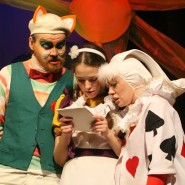 Трансляция спектакля «Алиса в Стране чудес» фотографии