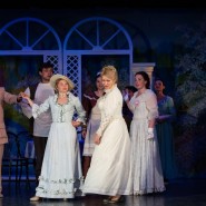 Спектакль «Прошлым летом на дачах» фотографии