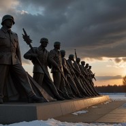 «И помнит мир спасенный» фотографии