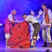 Трансляция спектакля «Будильник для Деда Мороза» фотографии