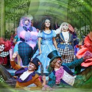 Театрально-цирковое шоу «Алиса в стране чудес» фотографии