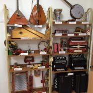 Экскурсия по музею редких музыкальных инструментов фотографии