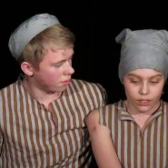 Показ записи спектакля «Апрель 45-го» фотографии