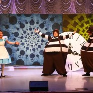 Спектакль «Алиса в стране чудес» фотографии