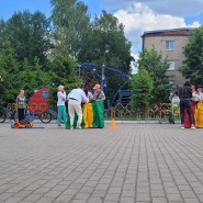 «В гостях у лета» - игровая программа для детей и подростков. фотографии