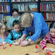 «Домовенок» - занятие в кружке детского прикладного творчества фотографии