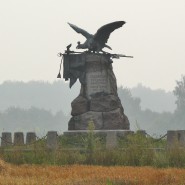Памятник Кавалергардскому и лейб-гвардии Конному полкам фотографии