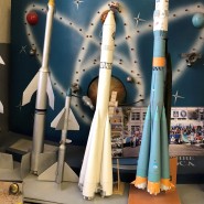 Выставка прототипов моделей ракет «Дорога к звёздам» фотографии