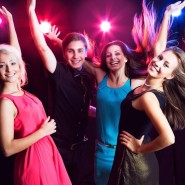 Вечеринка для молодёжи «Поиграем, пошумим» фотографии