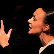 Спектакль «Следы материнских морей» фотографии