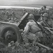 Исторический час «И плавилась броня» фотографии