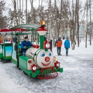 Прогулка на паровозике фотографии
