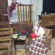 Спектакль «Восемь любящих женщин» фотографии