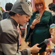 Прыжки через большую скакалку фотографии