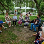 Исполнение песен под гармонь «В свои права вступило лето » фотографии