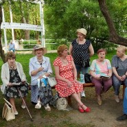 Исполнение песен под гармонь «О чем-то тихо шепчут ивы » фотографии