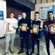 Турнир по армреслингу среди подростков. фотографии