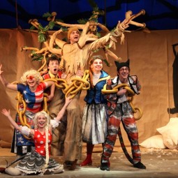 Спектакль «Не совсем простая сказка»