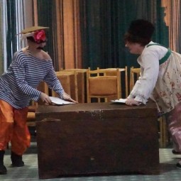 «Театральный экспромт для бабушки»