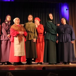 Спектакля «Семь мисок, семь ложек»