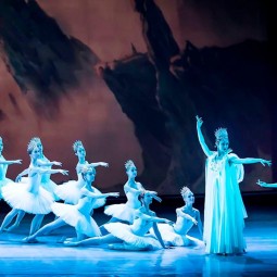 «И тает лед, и расцветают розы»