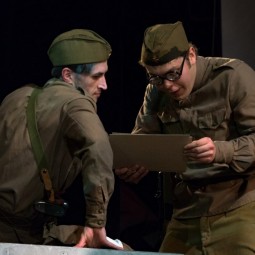 Показ записи спектакля «Горсть земли»