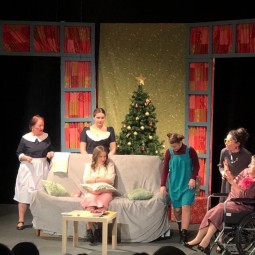 Спектакль «Восемь любящих женщин»