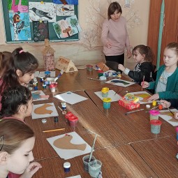 Выставка «Поющий май»