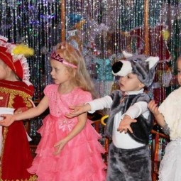 Интерактивное представление «В гостях у ёлки»