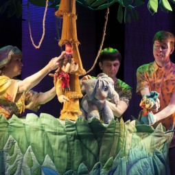 Спектакль «38 попугаев»