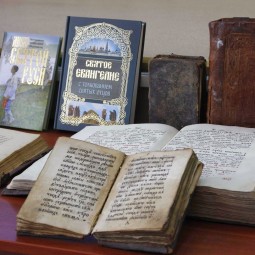 «Свет под книжной обложкой»