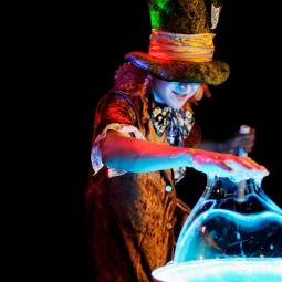 Театрально-цирковое шоу «Алиса в стране Мыльных пузырей»
