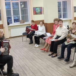 Исполнение песен под гармонь «Снег за окном кружит»