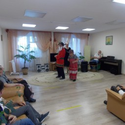 Видео мини спектакль «Выходили бабки замуж»