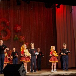 Праздничный концерт, посвященный Международному женскому дню 8 марта - Любите женщину