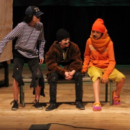 Показ записи спектакля-сказки «Зимы не будет»