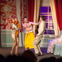 Спектакль «Он, она, окно, покойник»