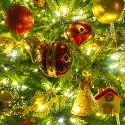 «Забавы у новогодней елки»