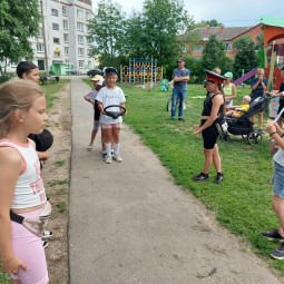 «Веселый перекресток»–игровая программа по ПДД