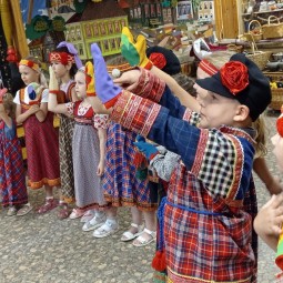 Программа «День рождения по-русски».