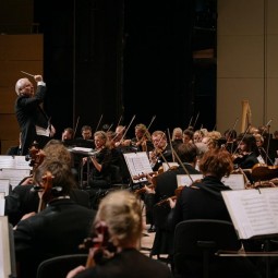Трансляция видеозаписи концерта Cимфонического оркестра Московской филармонии