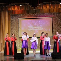 Показ записи концерта «Пусть миром правит любовь!»